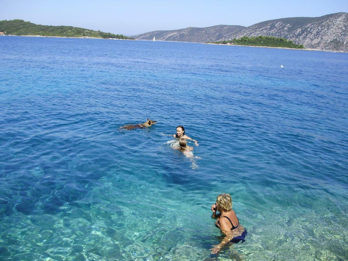 I&J Relaxing Beach Apartments Račišće 外观 照片