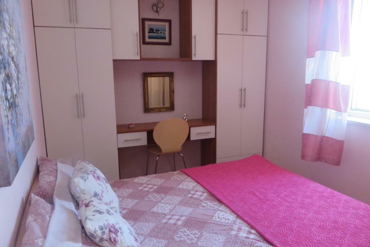 I&J Relaxing Beach Apartments Račišće 外观 照片