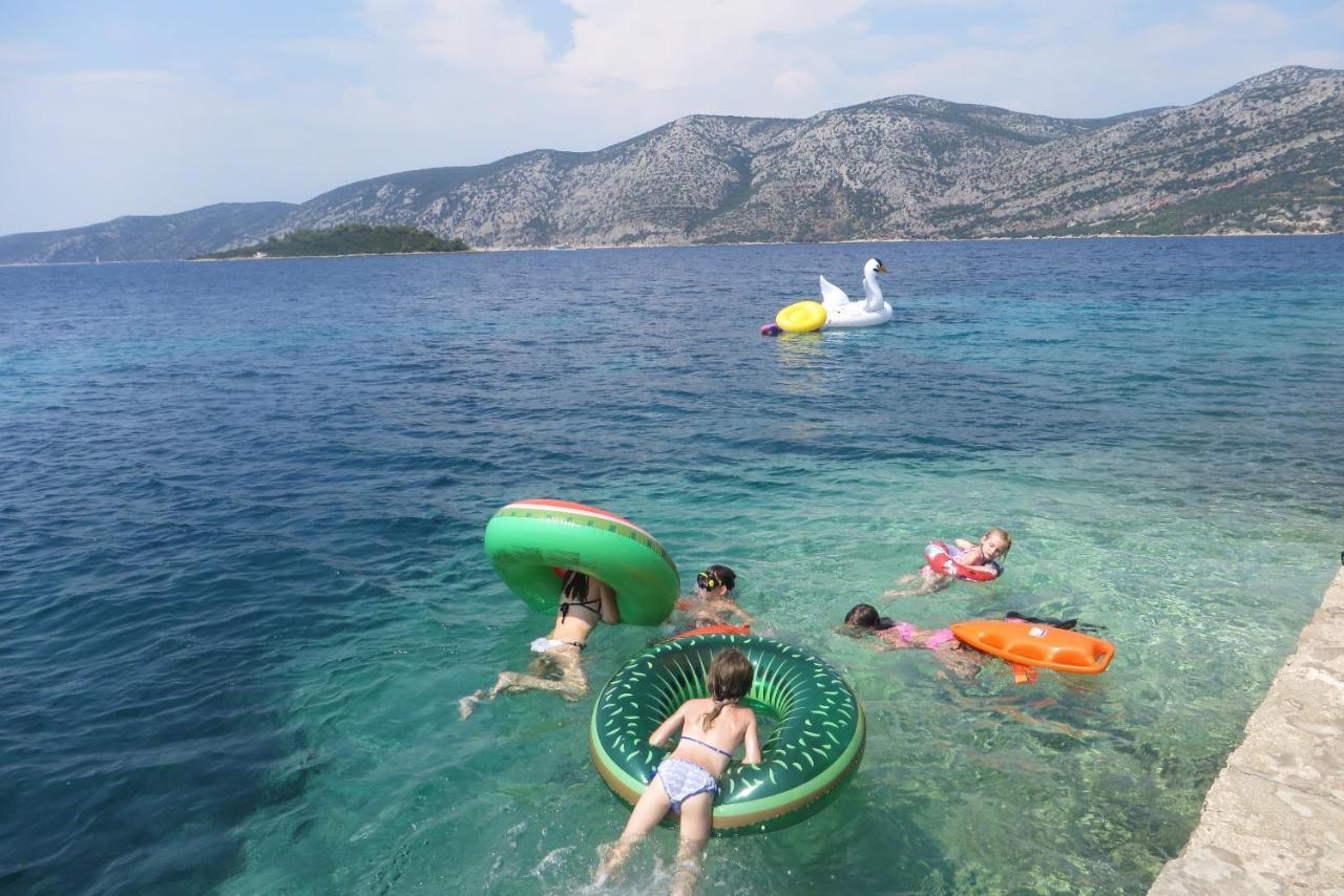 I&J Relaxing Beach Apartments Račišće 外观 照片