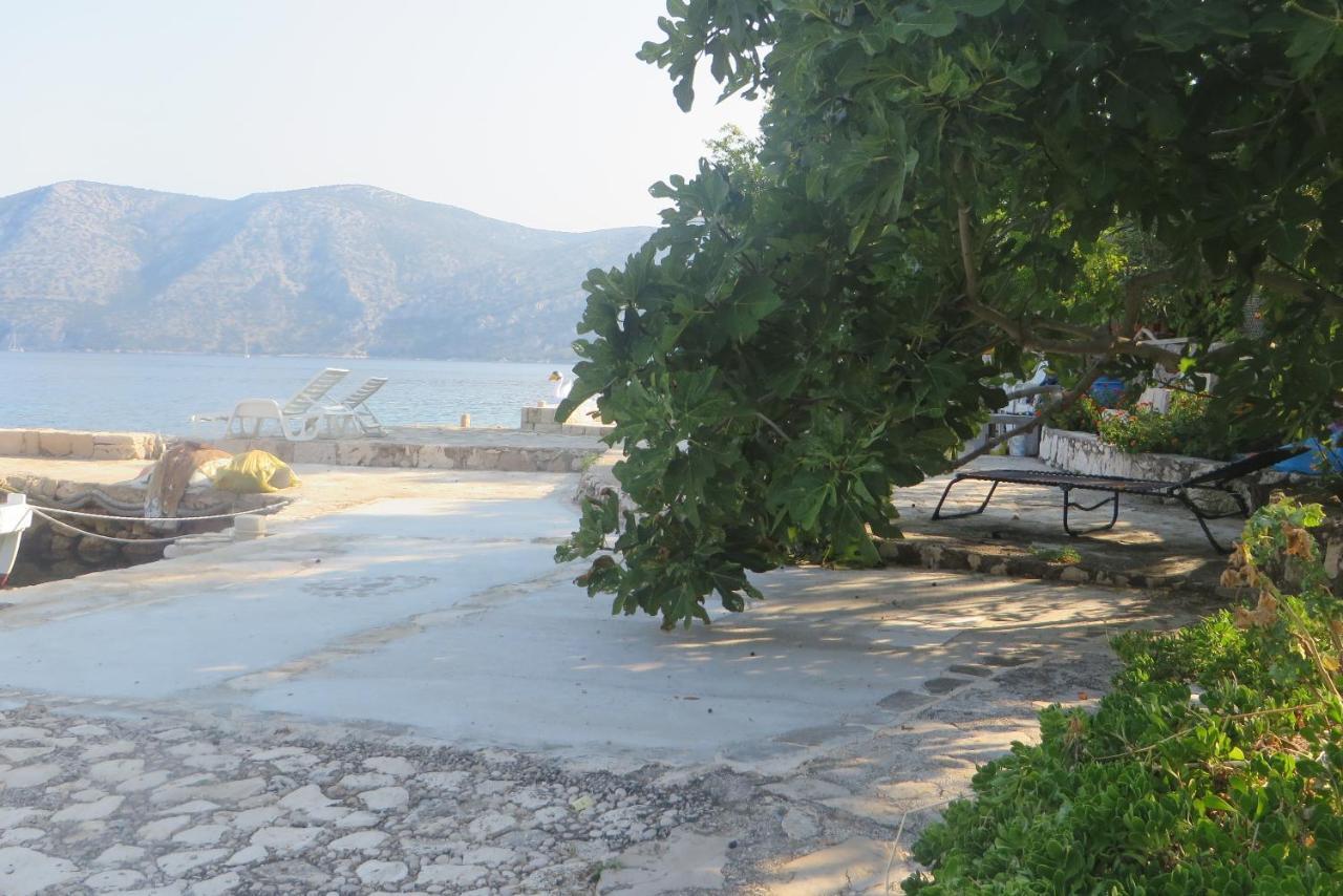 I&J Relaxing Beach Apartments Račišće 外观 照片